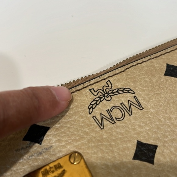 MCM SLING BAG - Picture 9 of 16